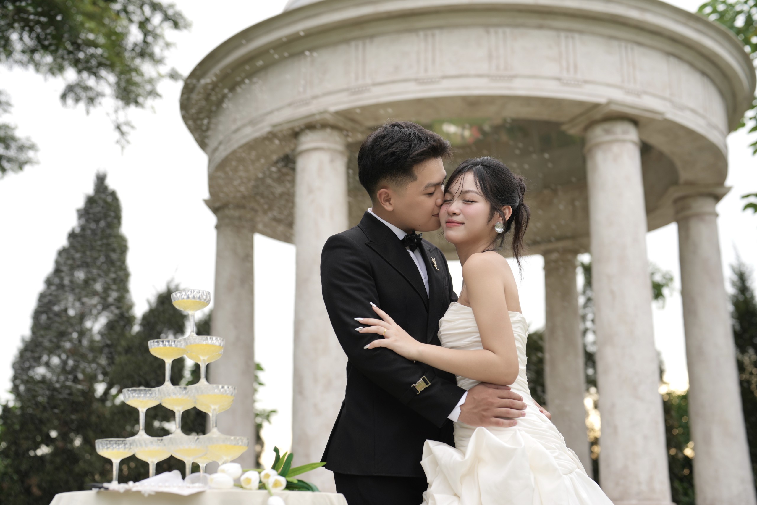 VIỆT ANH – PHAN HOÀN