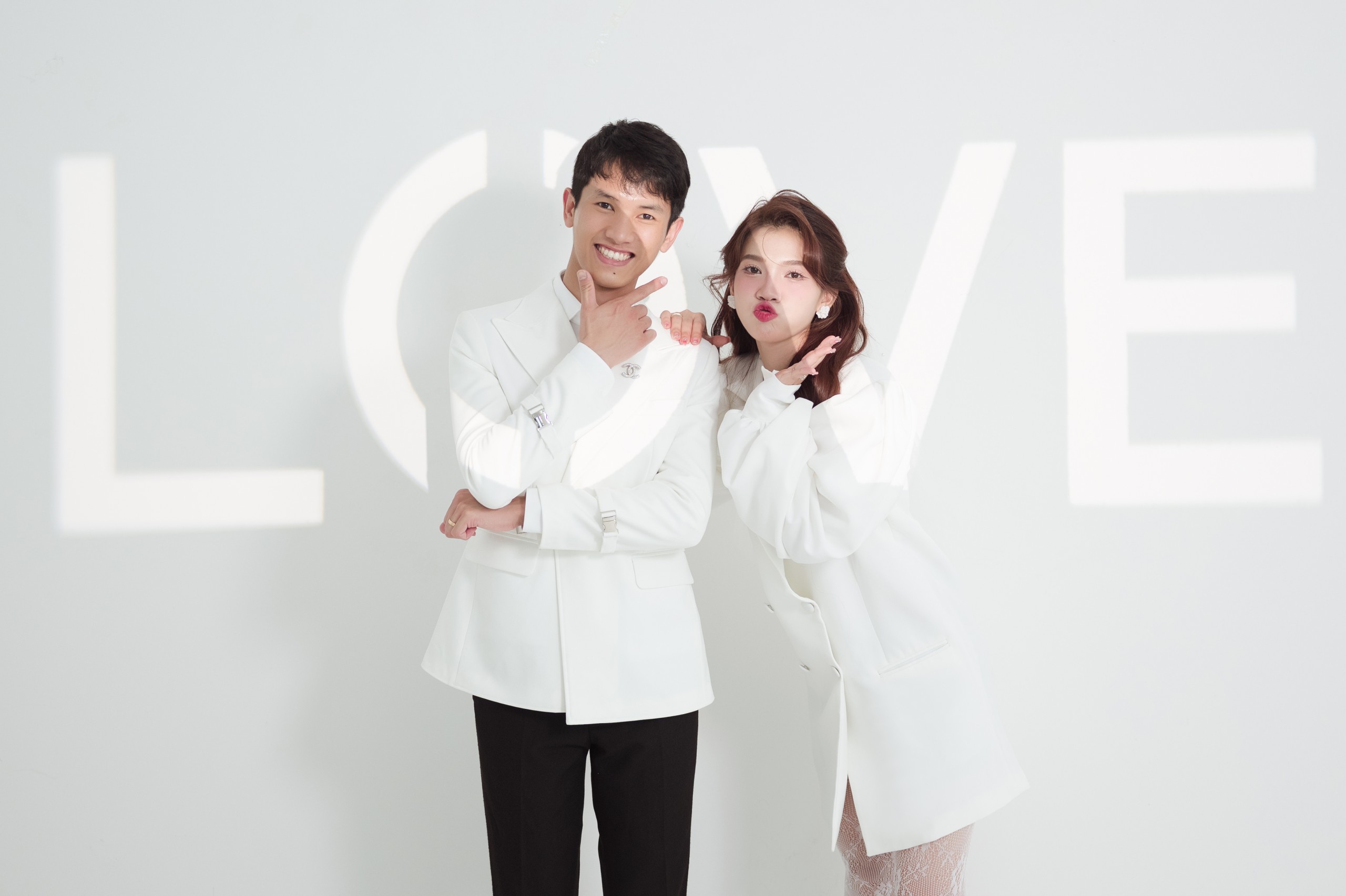 Thế Anh – Nguyễn Hà